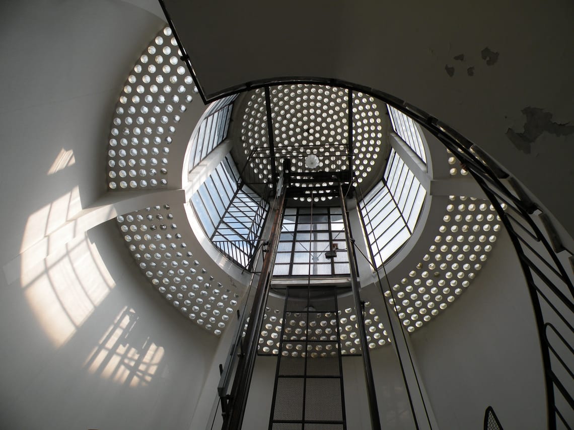 Il Sole come Architetto: la grande metafora meccanica di Villa Il Girasole
